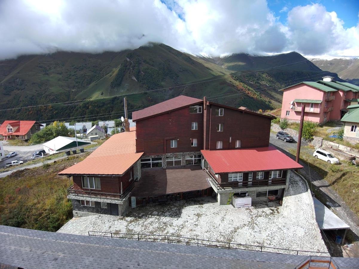 Gudauri Hut Hotel Exterior photo